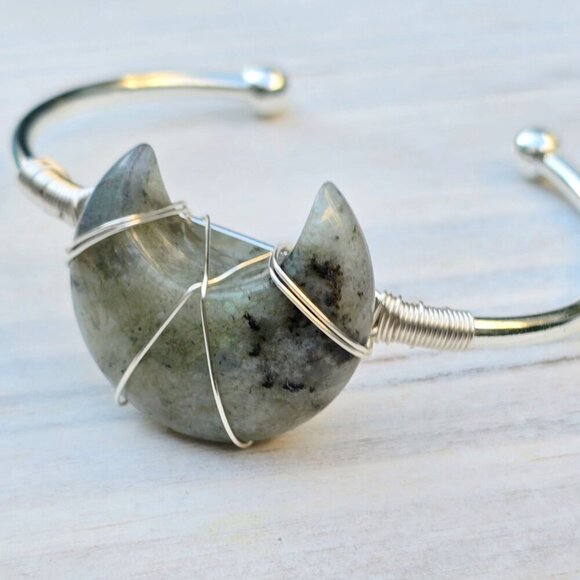 Labradorite Moon Bracelet ✦ Wire-Wrapped 925 Silver Over Copper ✦ Boho Talisman - Picture 10 of 13